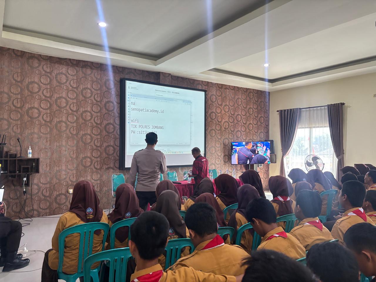Polres Jombang Gelar Sosialisasi dan Edukasi Pemahaman AI kepada Siswa SMK Global