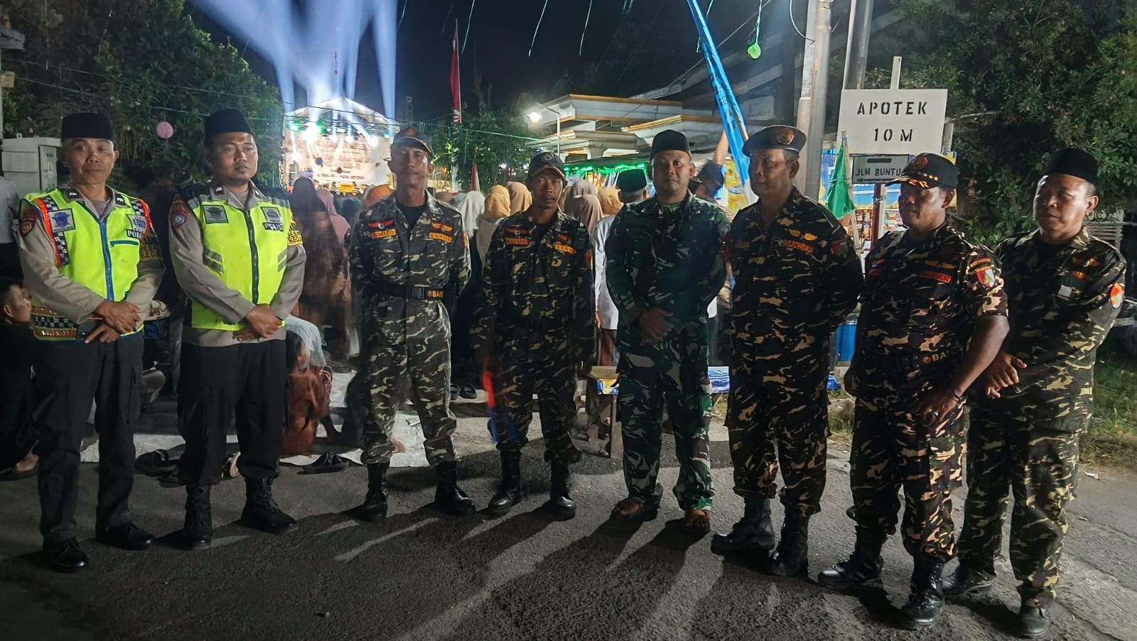 Polsek Kesamben Hadir, Amankan Pengajian Maulid Nabi di Desa Jombatan