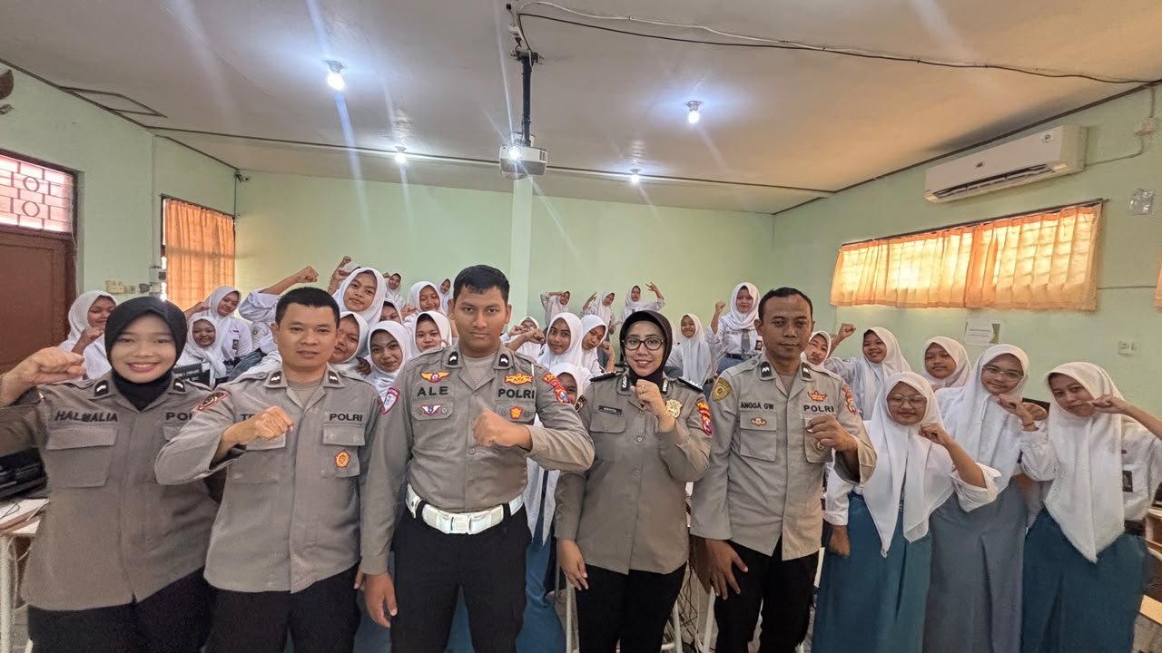 Polres Jombang Berikan Edukasi “Paham AI” kepada 95 Siswa SMK PGRI 1 Jombang