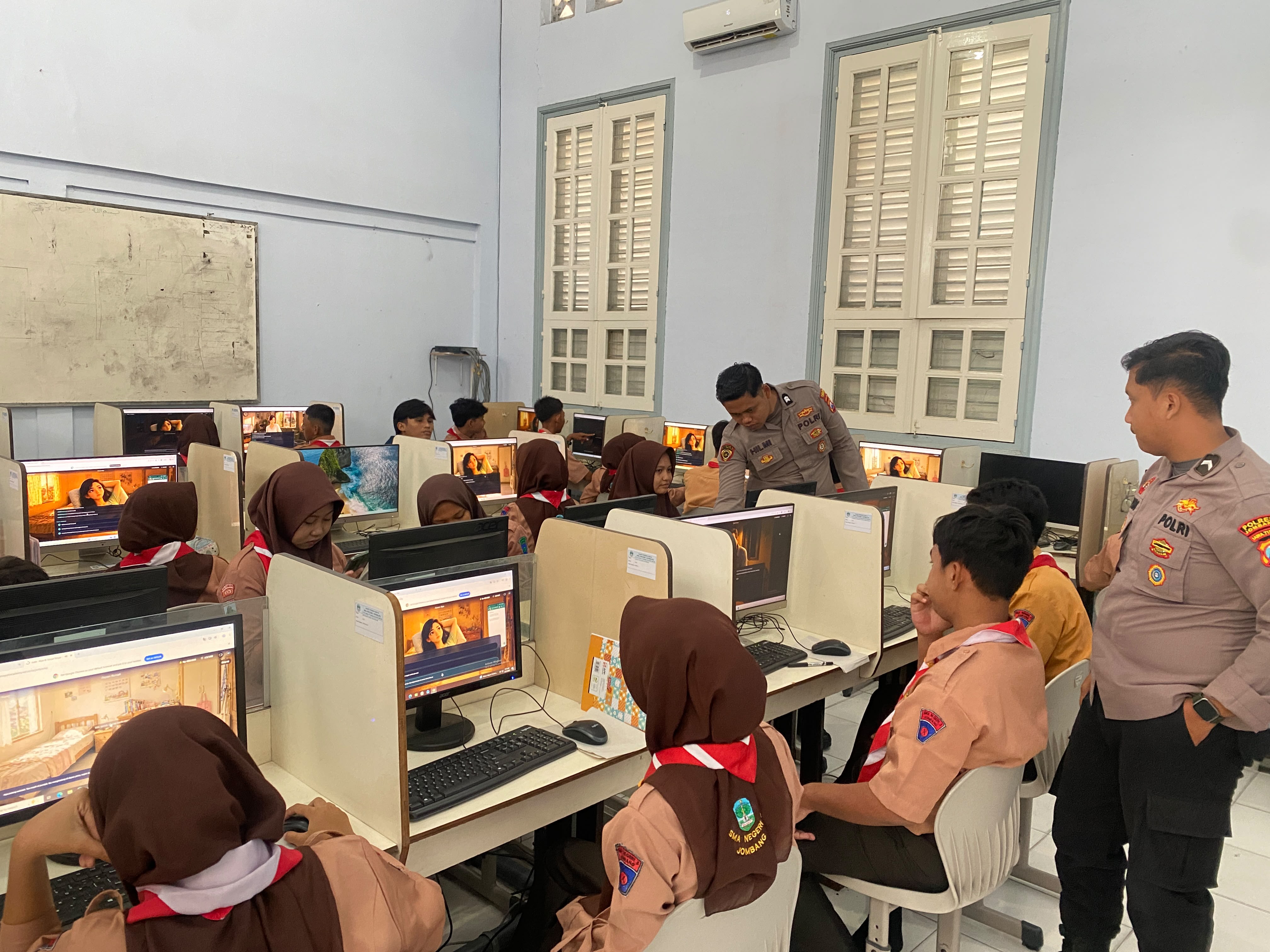 Polres Jombang Tingkatkan Pemahaman Pelajar tentang Kecerdasan Buatan melalui Sosialisasi Paham AI