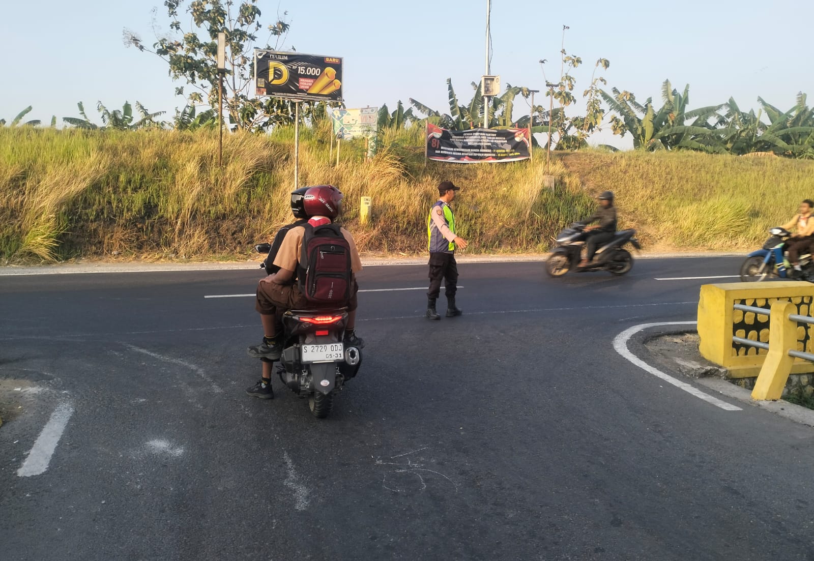 Polsek Kudu Tingkatkan Pengamanan Arus Lalu Lintas Dengan Giat Kring Pagi