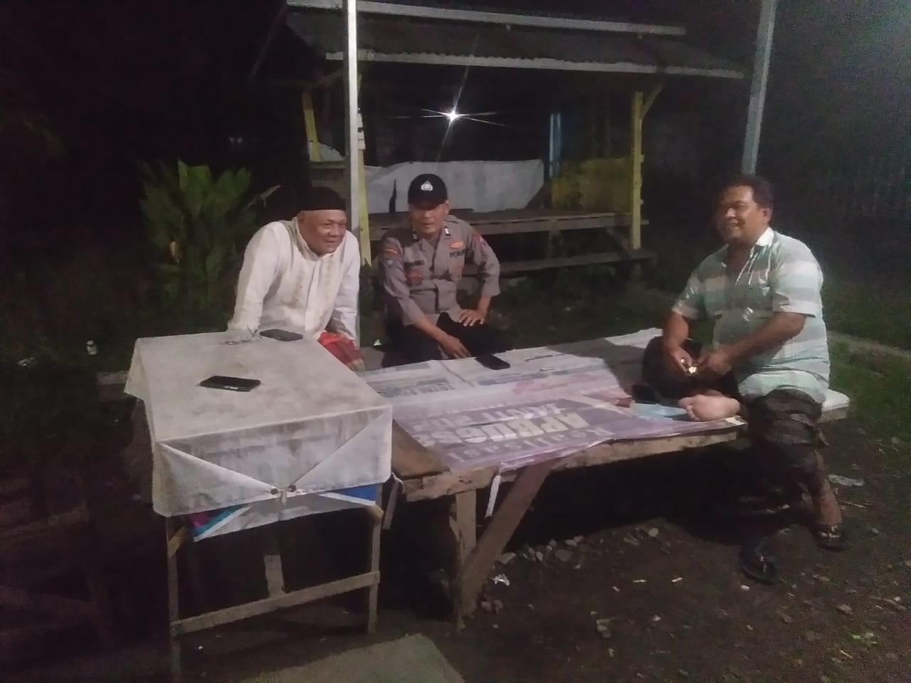 Patroli Sambang Pemukiman Anggota Polsek Jogoroto Dialogis Kamtibmas Dengan Warga Masyarakat