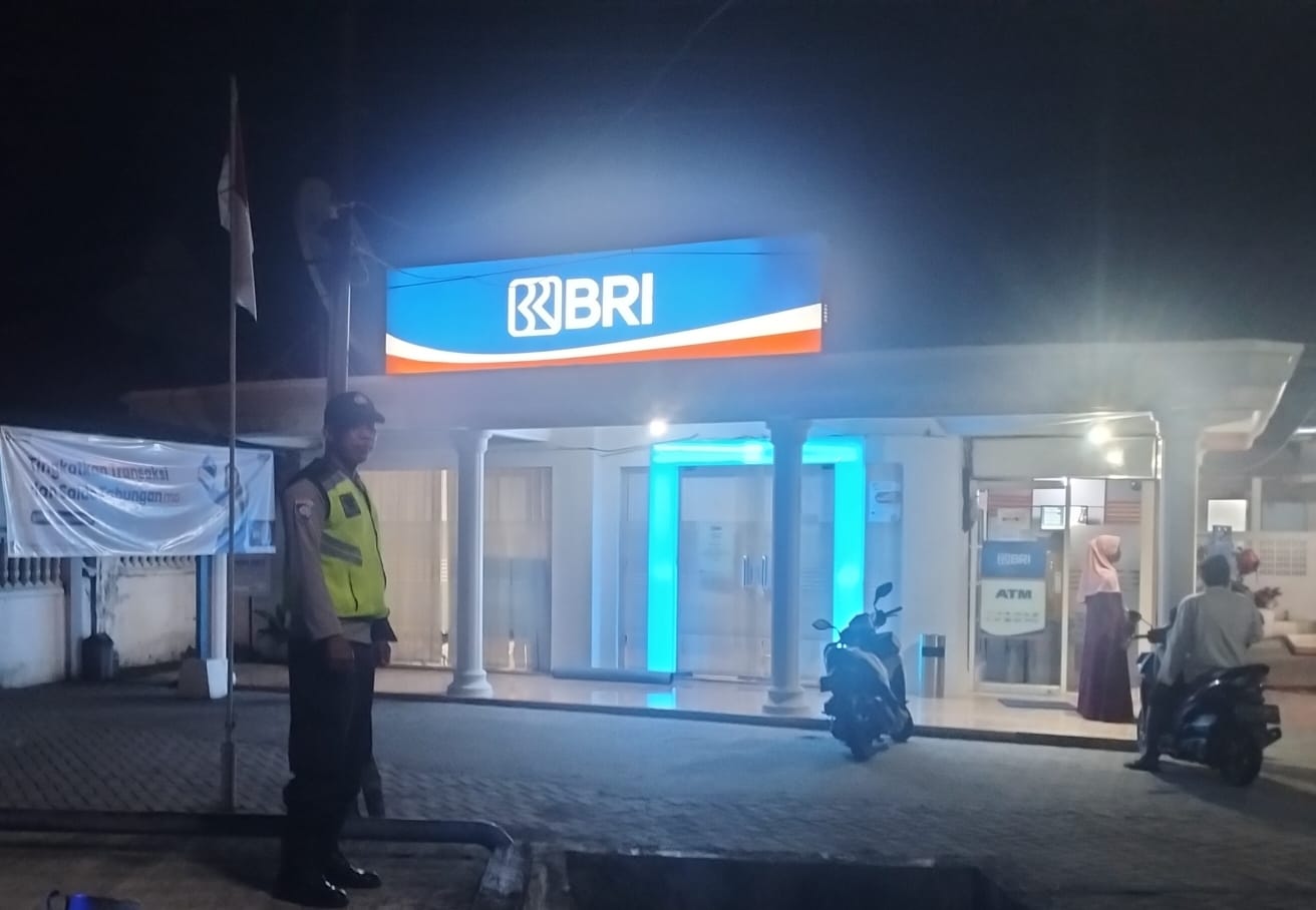 Polsek Kudu Memberikan Himbauan Kepada Masyarakat agar Selalu Berhati-hati dan Waspada saat Bertransaksi