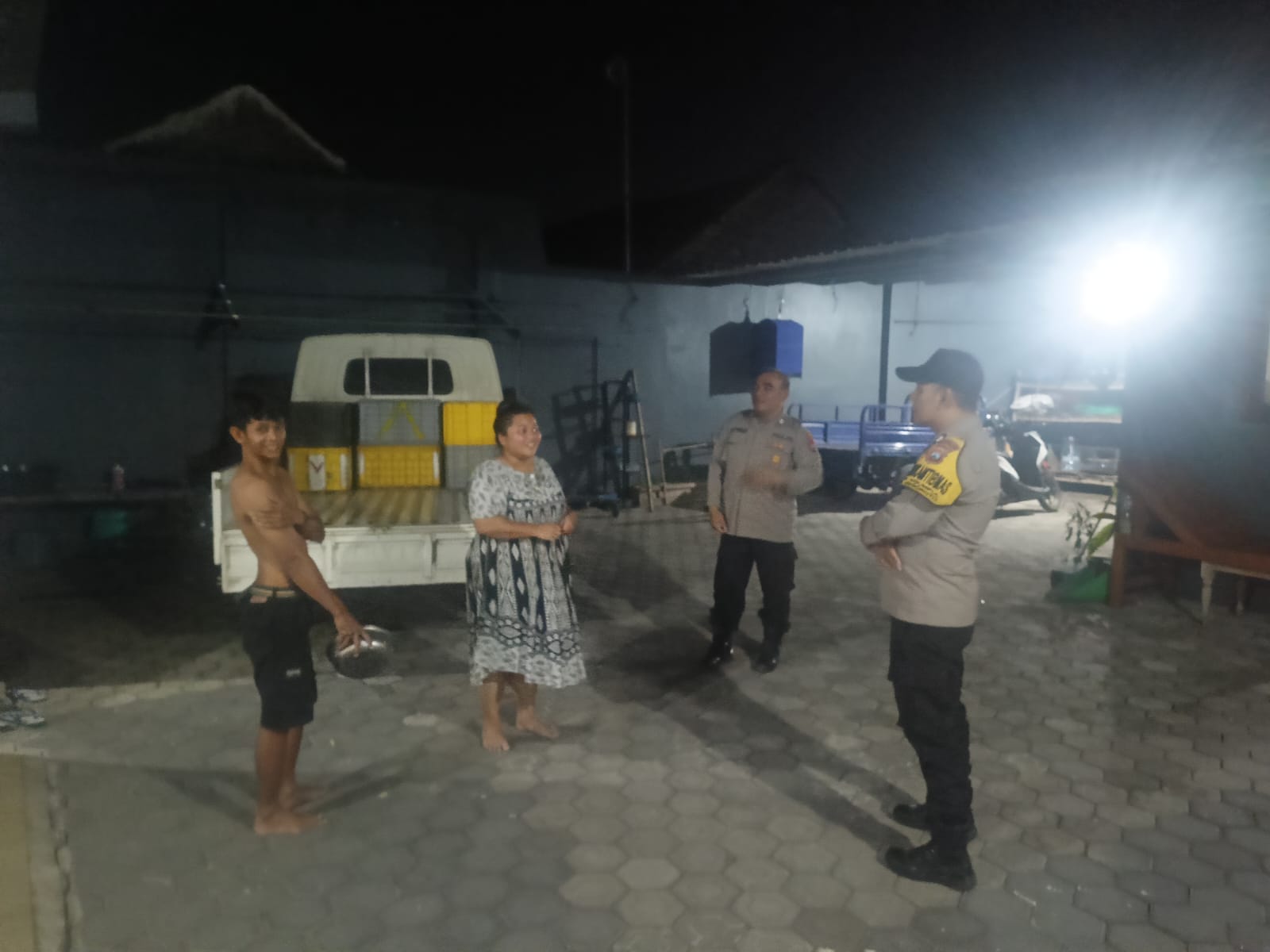Anggota Polsk Jogoroto Melaksanakan Giat Patroli Harkamtibmas Sambanug Pemukiman Serta Dialogis Kamtibmas Dengan Warga Masyarakat