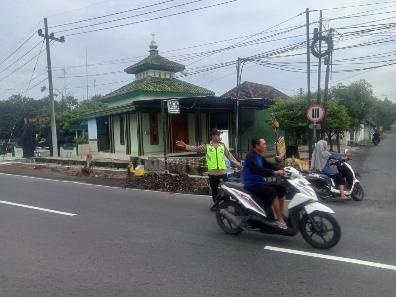 Giat Kring Pagi Ciptakan Kondusifitas Pengguna Jalan Raya