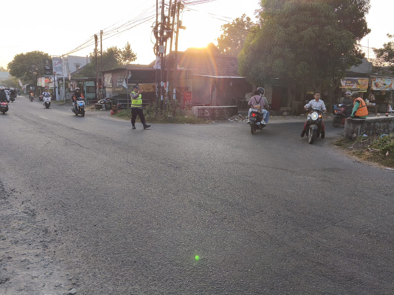Unit SPKT Polsek Jogoroto engaturan Pagi Sebagai Wujud Pelayanan Polsek Jogoroto Kepada Masyarakat