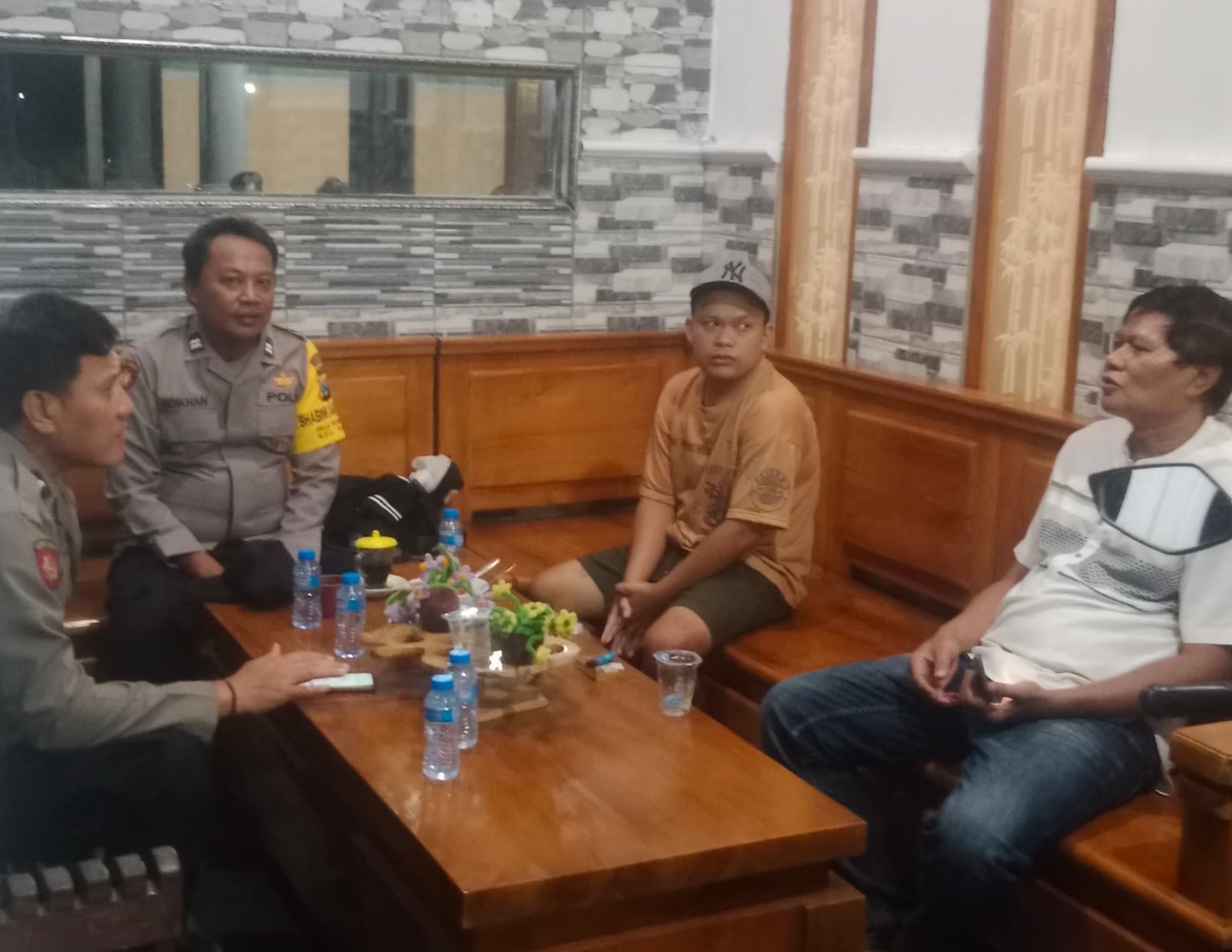 Personil Polsek Kudu Sambang Rumah Tomas Sampaikan Himbauan Kamtibmas