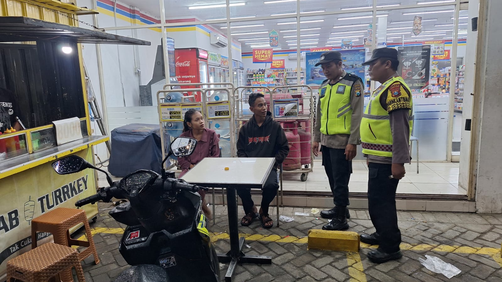 Unit SPKT Polsek Jogoroto Patroli Harkamtibmas Sambang Obyek Vital Minimarket Antisipasi 3C