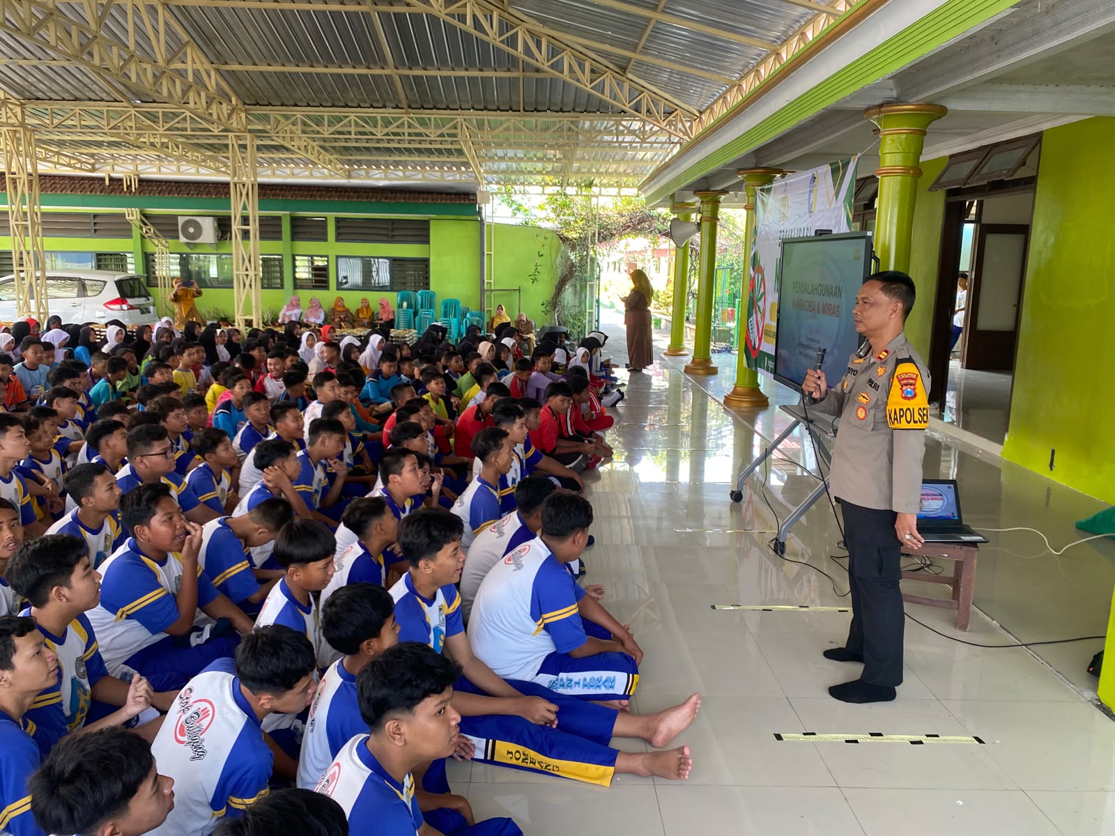 Giat MPLS di lakukan oleh Kapolsek Perak Iptu Mohamad Supriyo SH bertempat di SMPN 1 Perak