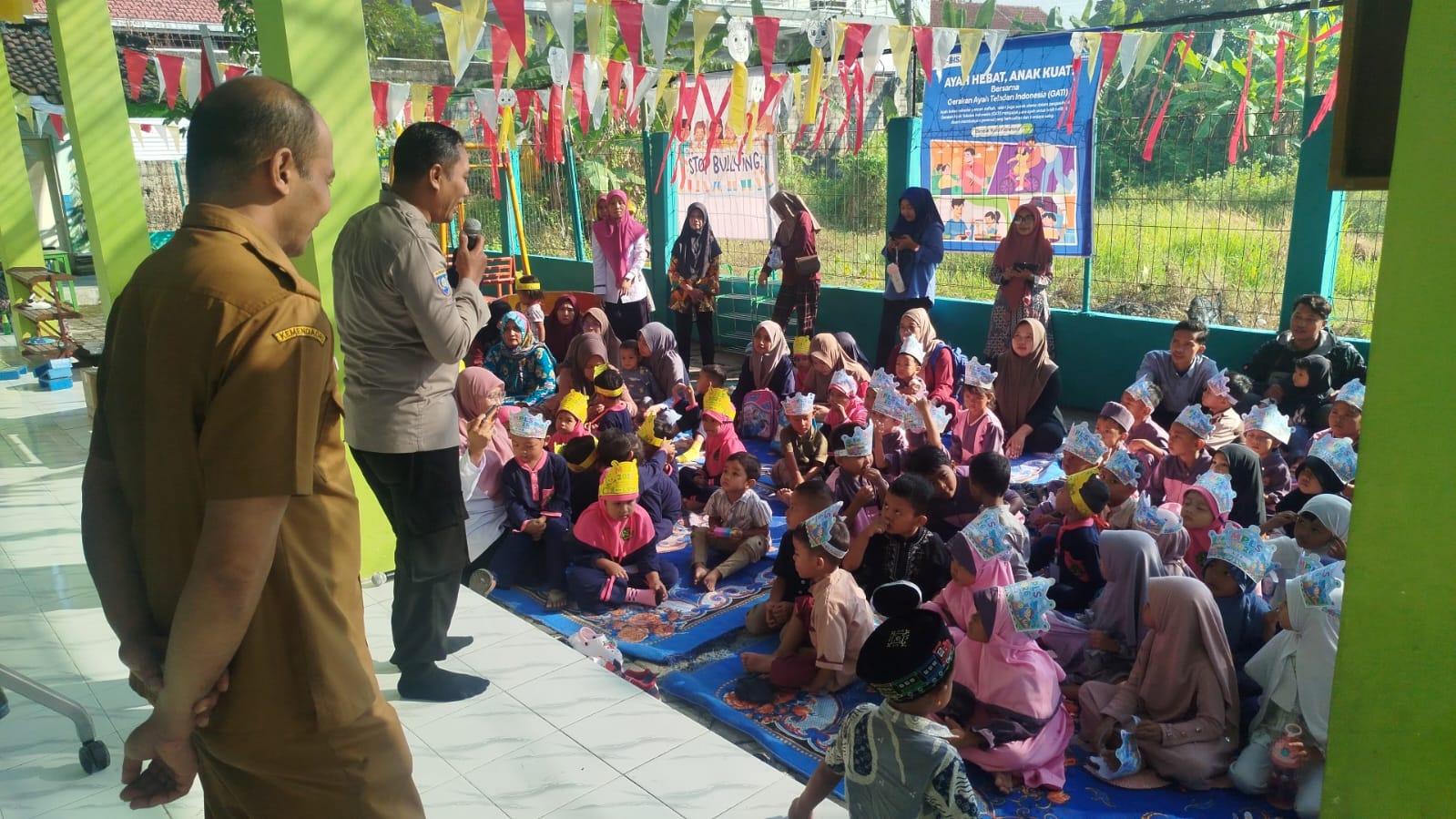 Polsek sumobito laksanakan giat sosialisasi anti bullying di TK AL IKSAH Dusun Buduran Desa Jogoloyo Kecamatan Sumobito
