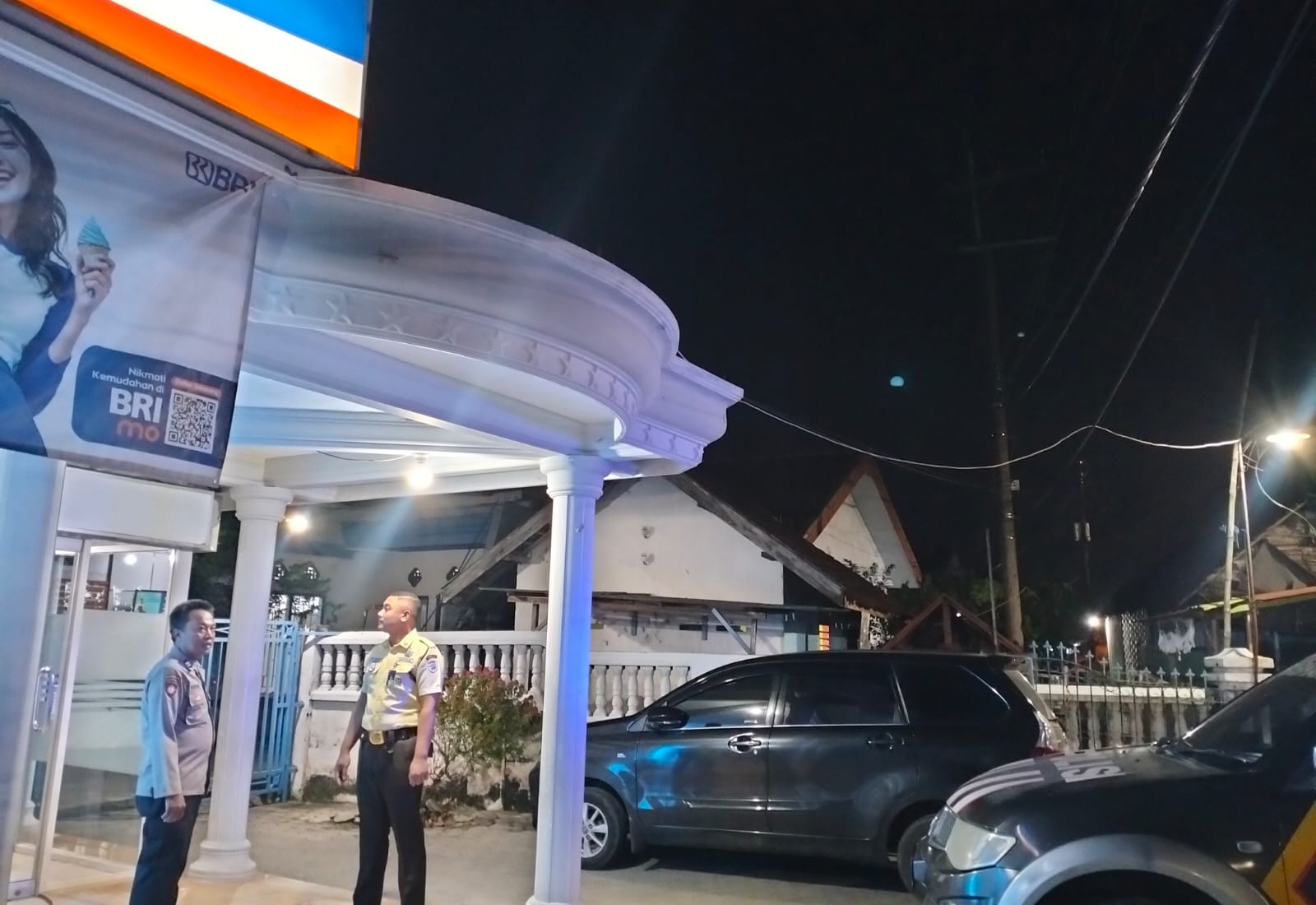 Polsek Kudu Melakukan Pengecekan Terhadap Mesin ATM Guna Pastikan Tidak Ada Alat Mencurigakan