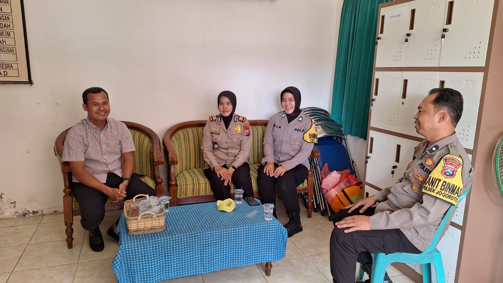 Kapolsek Jogoroto AKP. FADILAH, S.H.,M.H. Bersama Kanit Binmas Polsek Joagoroto Melaksanakan Giat Sambang Kantor Desa Tambar
