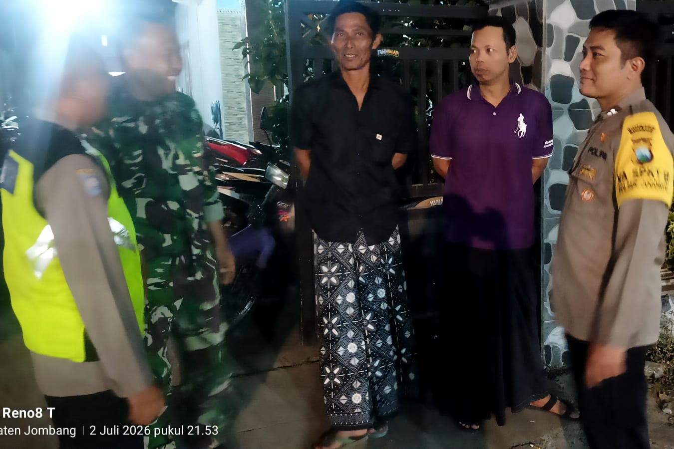 Anggota Polsek Jogoroto Sambang Pemukiman Sekaligus Dialogis Kamtibmas Dengan Warga Masyarakat