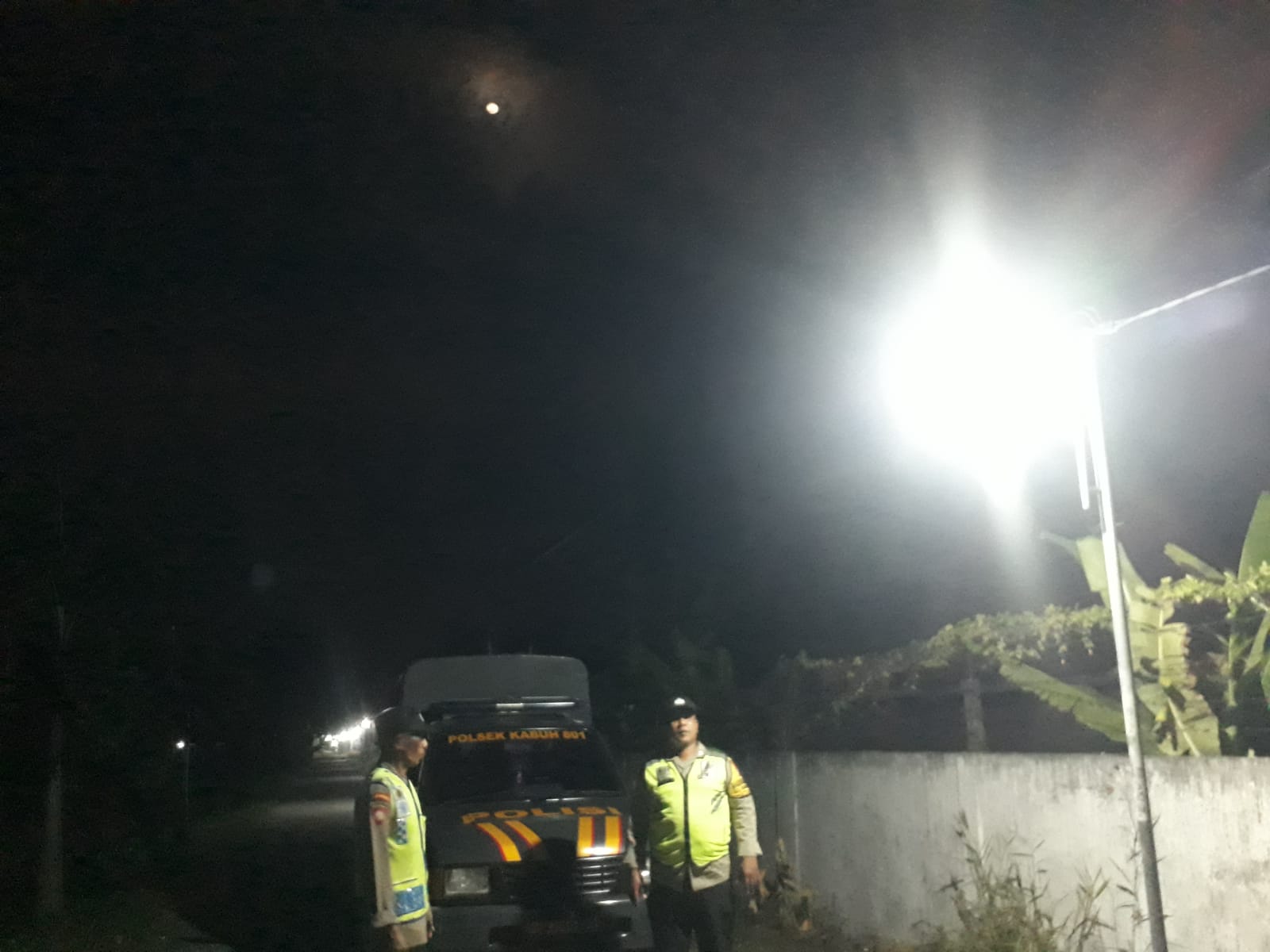 Polsek Kabuh Patroli Sepertiga Malam Antisipasi Kejahatan Jalanan