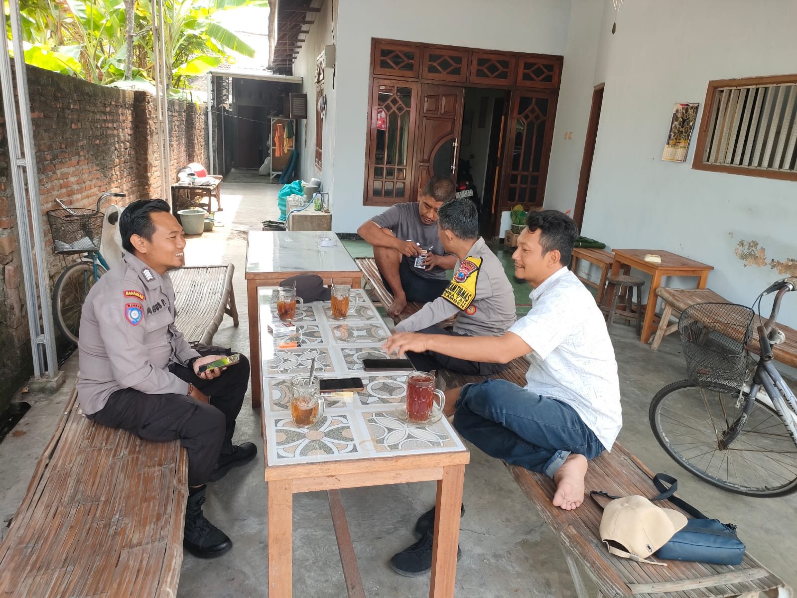 Cegah Gangguan Kamtibmas, Polsek Kesamben Dialogis dengan Warga Kesamben