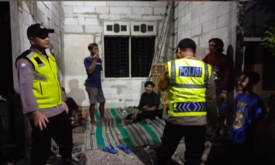 Wujudkan kamtibmas yg kondusif Polsek Sumobito laksanakan patroli harkamtibmas