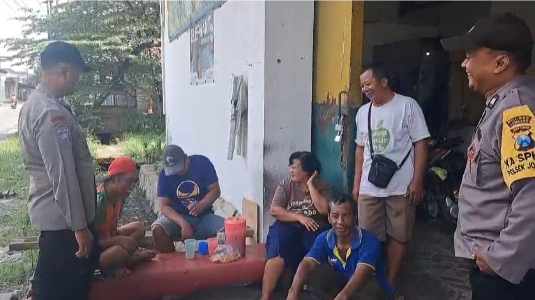 Dialogis Harkamtibmas Anggota Polsek Jogoroto Mengajak Warga Masyarakat Selalu Waspada Terhadap Pelaku Kejahatan