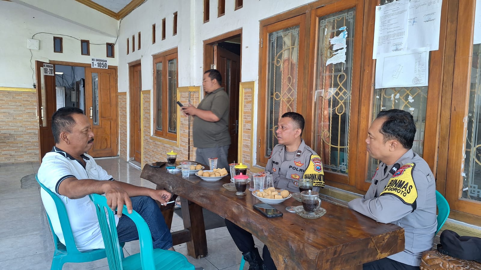 Babhinkamtibmas Desa Sumbermulyo Aipda Dwi Adi S Melaksanakan Giat Sambang Desa Binaan