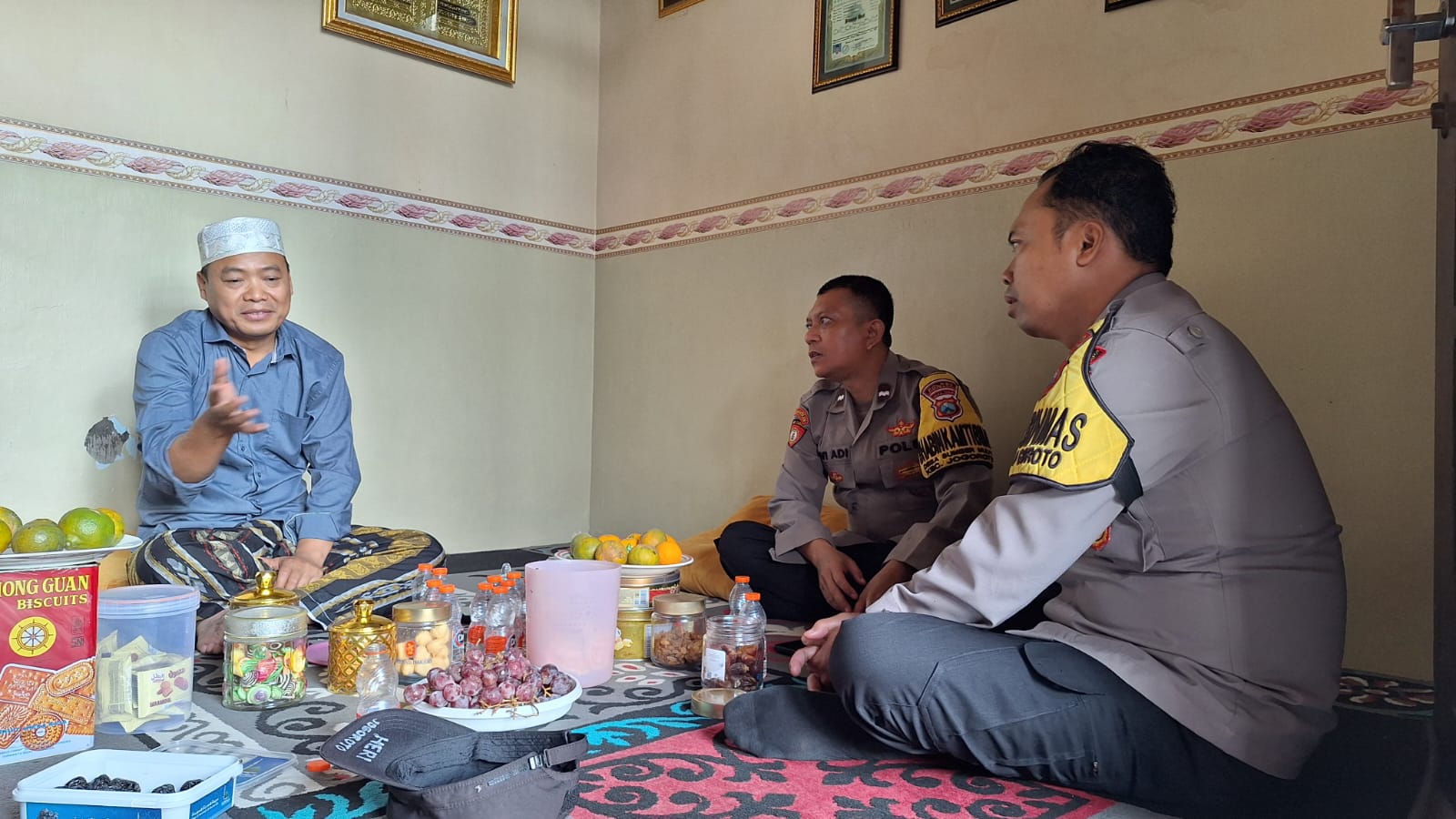 Kanit Binmas Polsek Jogoroto Bersama Bhabinkamtibmas Desa Sumbermulyo Melaksanakan Giat Sambang/Silaturahmi Tokoh Agama Desa Sumbermulyo