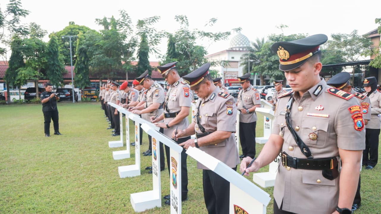 Kapolres Jombang Pimpin Sertijab Kasat Reskrim dan Sejumlah Kapolsek Jajaran