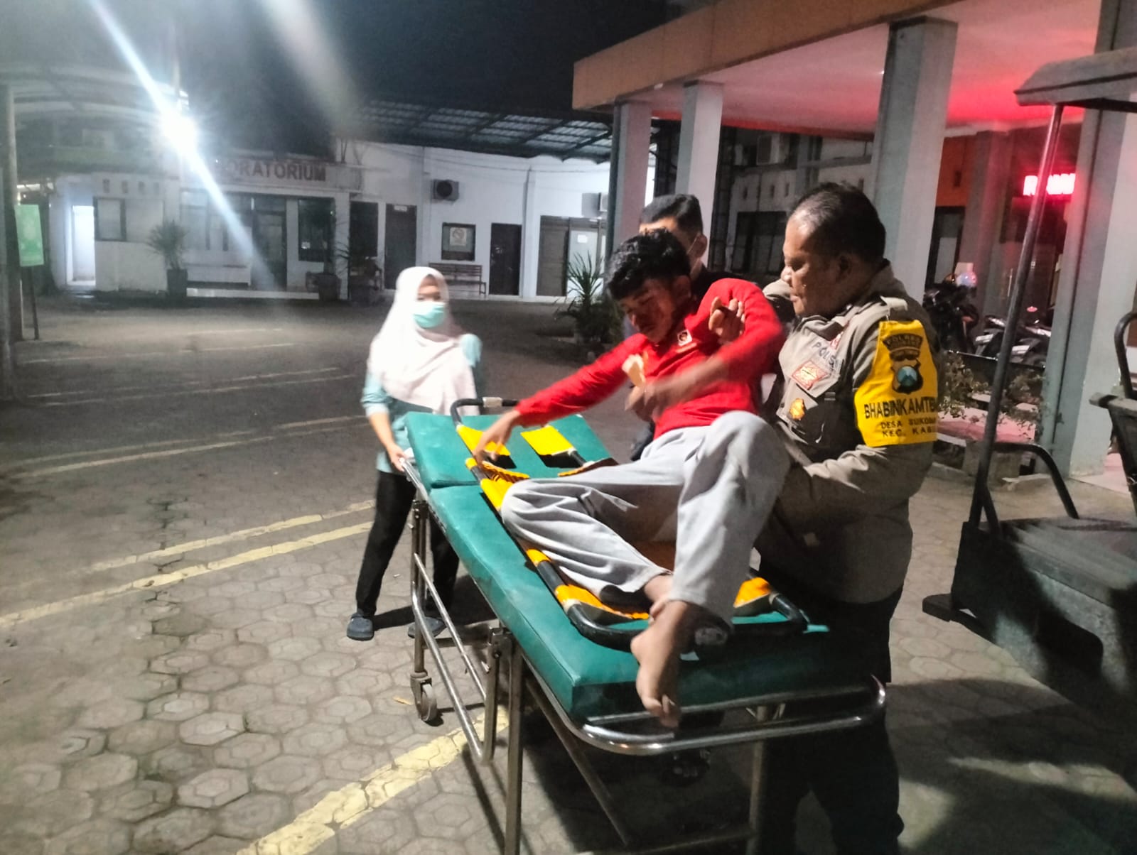 Polsek Kabuh Gerak Cepat Tangani TKP Laka Lantas