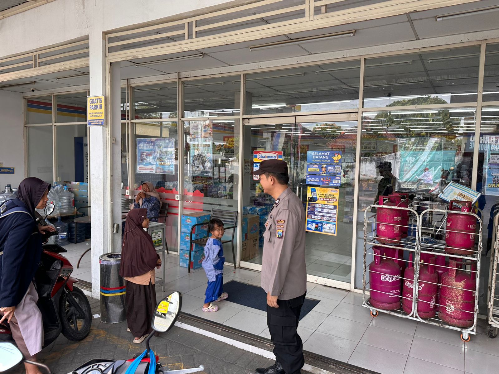 Kanit Binmas Patroli Harkamtibmas Di Pertokoan Cegah Curanmor