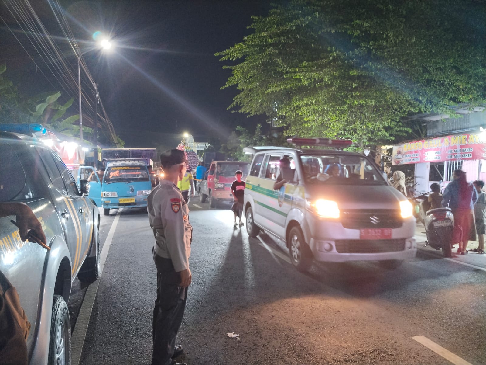 Polsek Kesamben Amankan Sholawat Keliling Warga Desa Watudakon
