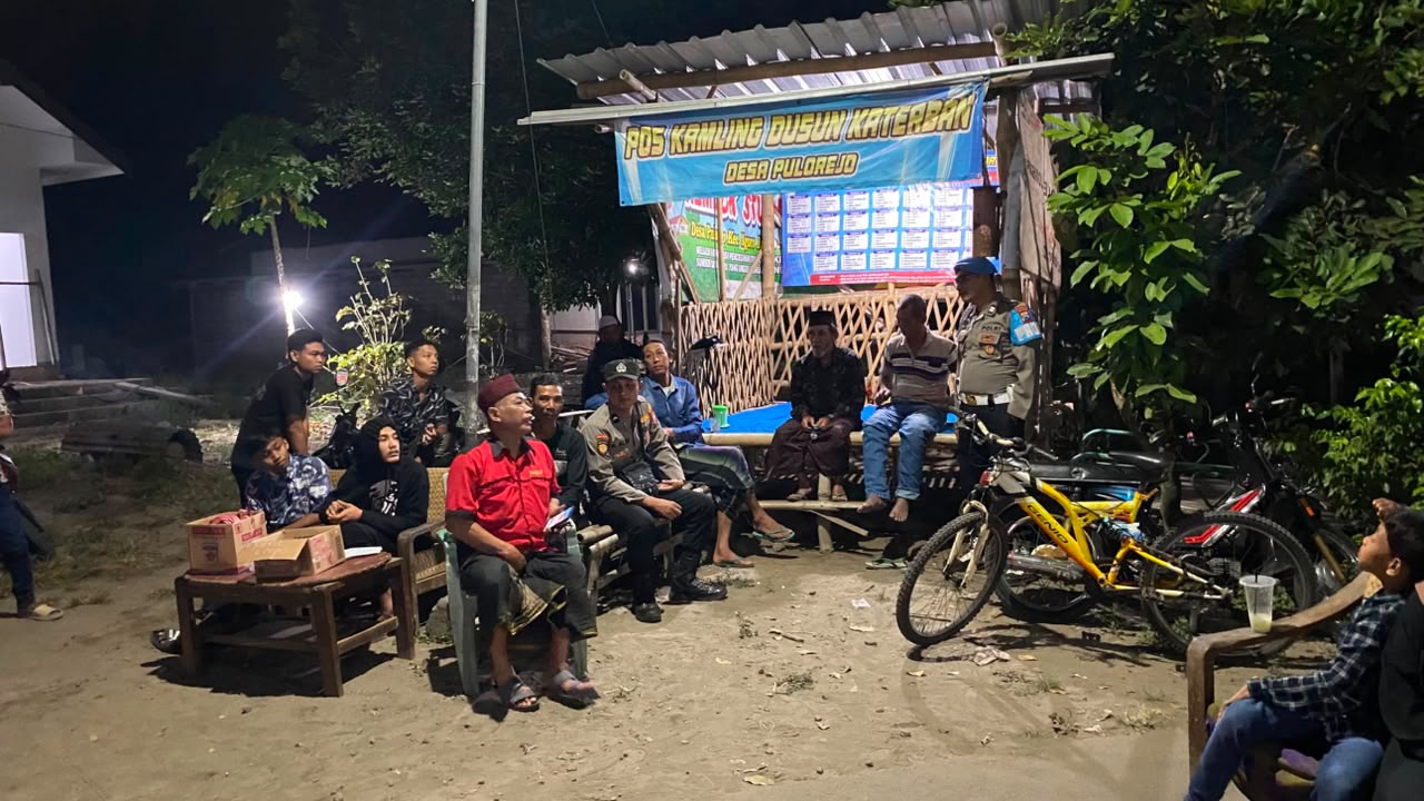 Bhabinkamtibmas Melaksaanakan Smabang Desa Motivasi Untuk Aktifkan Pos Kamling