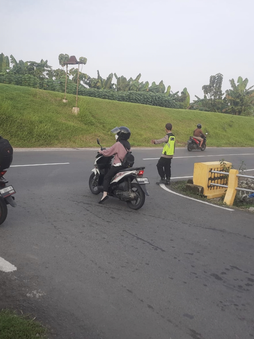 Giat Kring Pagi Polsek Kudu Pastikan Keselamatan Pengguna Jalan