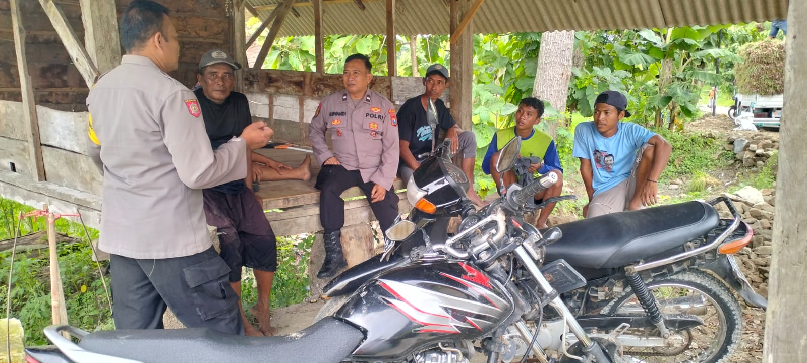 POLSEK KABUH LAKSANAKAN PATROLI DIALOGIS, AJAK WARGA JAGA KAMTIBMAS