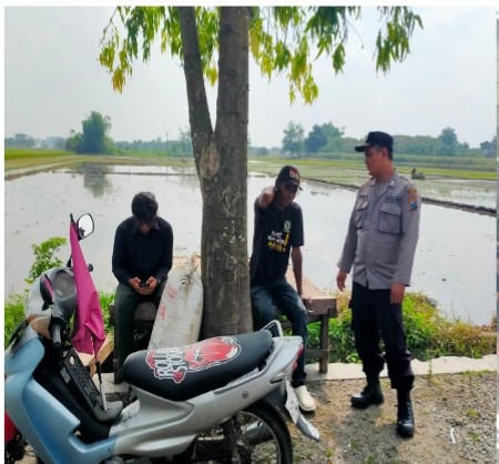 Patroli Harkamtibmas Polsek Tembelang Sasar Permukiman warga masyarakat di Kec. Tembelang Kab. Jombang