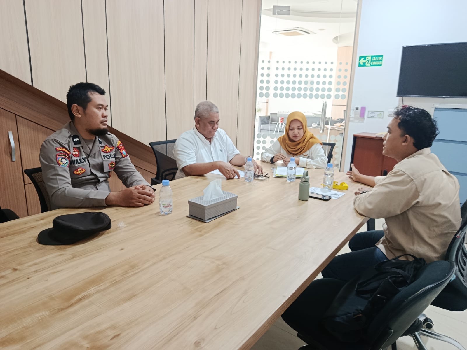 Bhabinkamtibmas Desa Tembelang Good Job! Kedepankan Problem Solving, Perselisihan Warga Diselesaikan Secara Kekeluargaa
