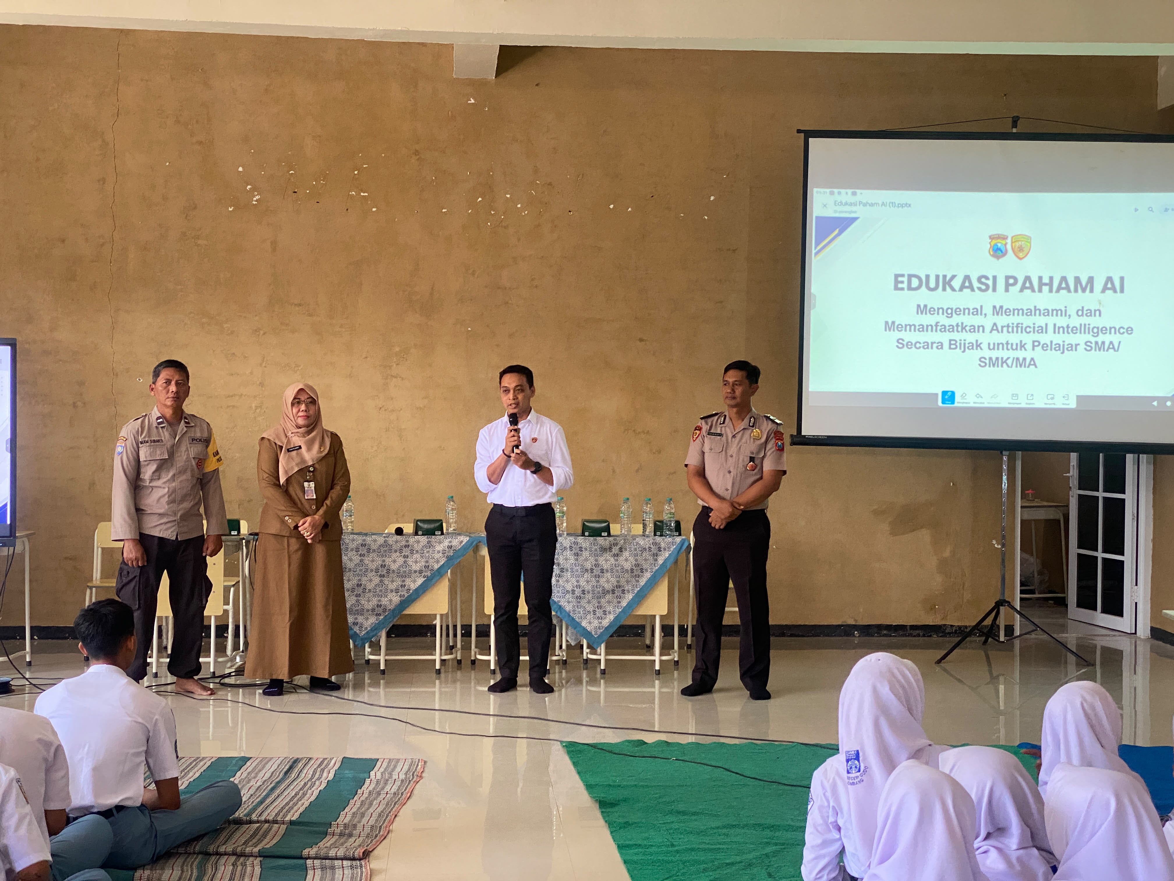 Wujudkan Generasi Muda Cerdas Digital, Polres Jombang Edukasi Paham AI