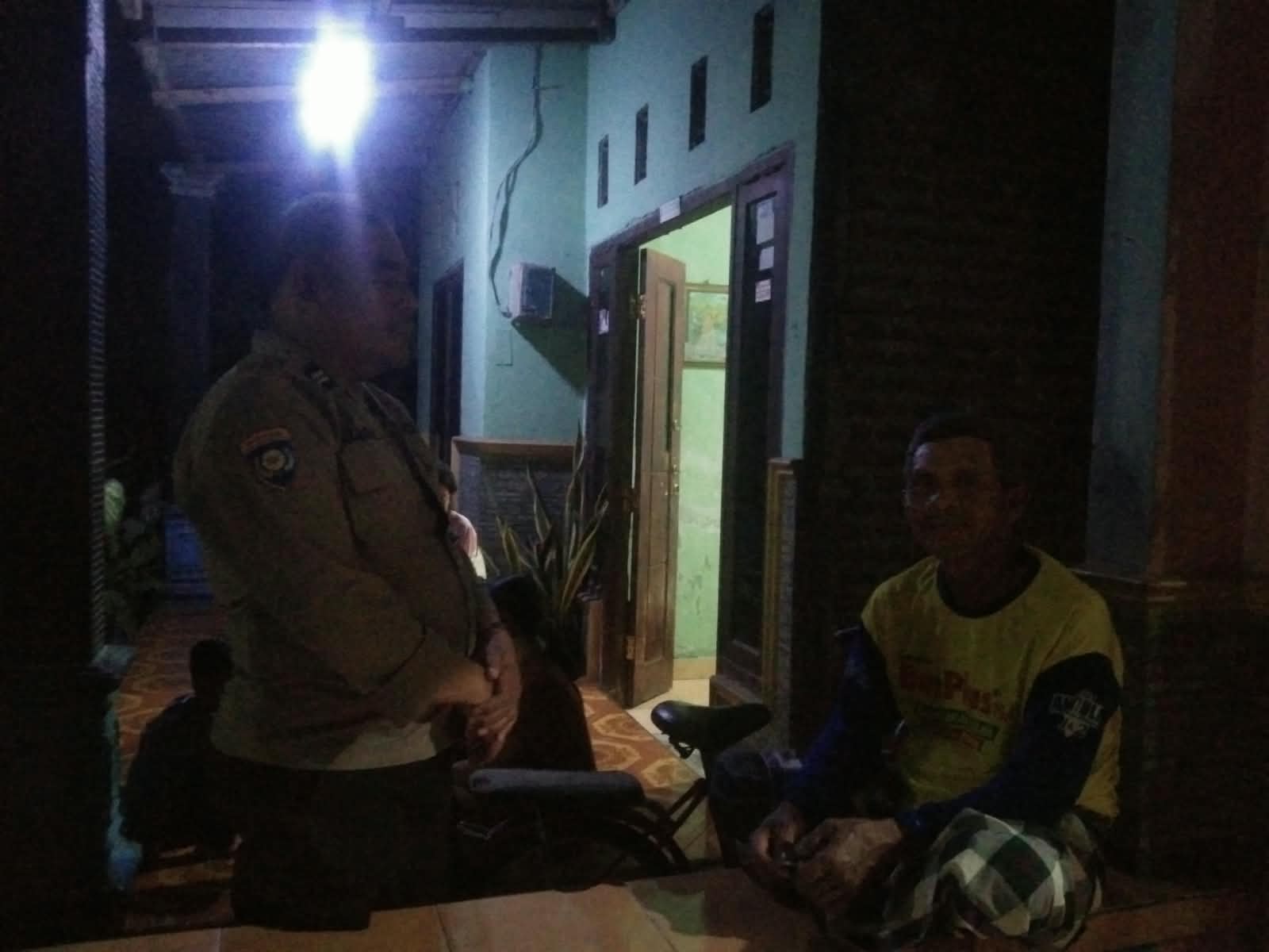 Ciptakan Rasa Aman, Polsek Jogoroto Gencarkan Patroli Blue Light Sambang Pemukiman Serta Dialogis Kamtibmas Dengan Warga Masyarakat