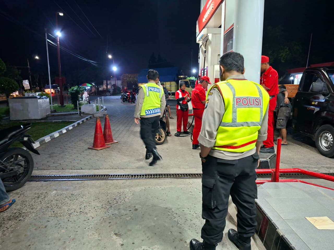 Polsek Ploso Tingkatkan Keamanan, Intensifkan Patroli Dialogis di SPBU Bawangan