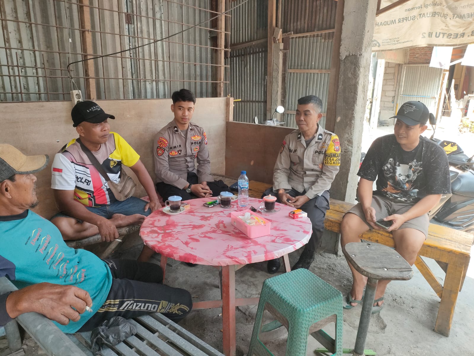 Jaga Kamtibmas, Polsek Kesamben Serap Aspirasi Warga Lewat Ngopi Bareng