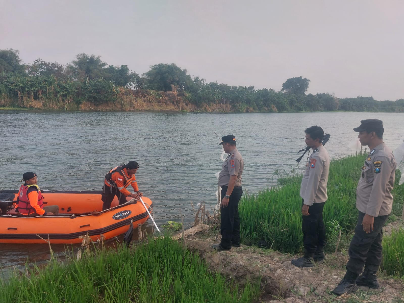 Melompat ke sungai Brantas Desa Keboan seorang pria diduga bunuh diri