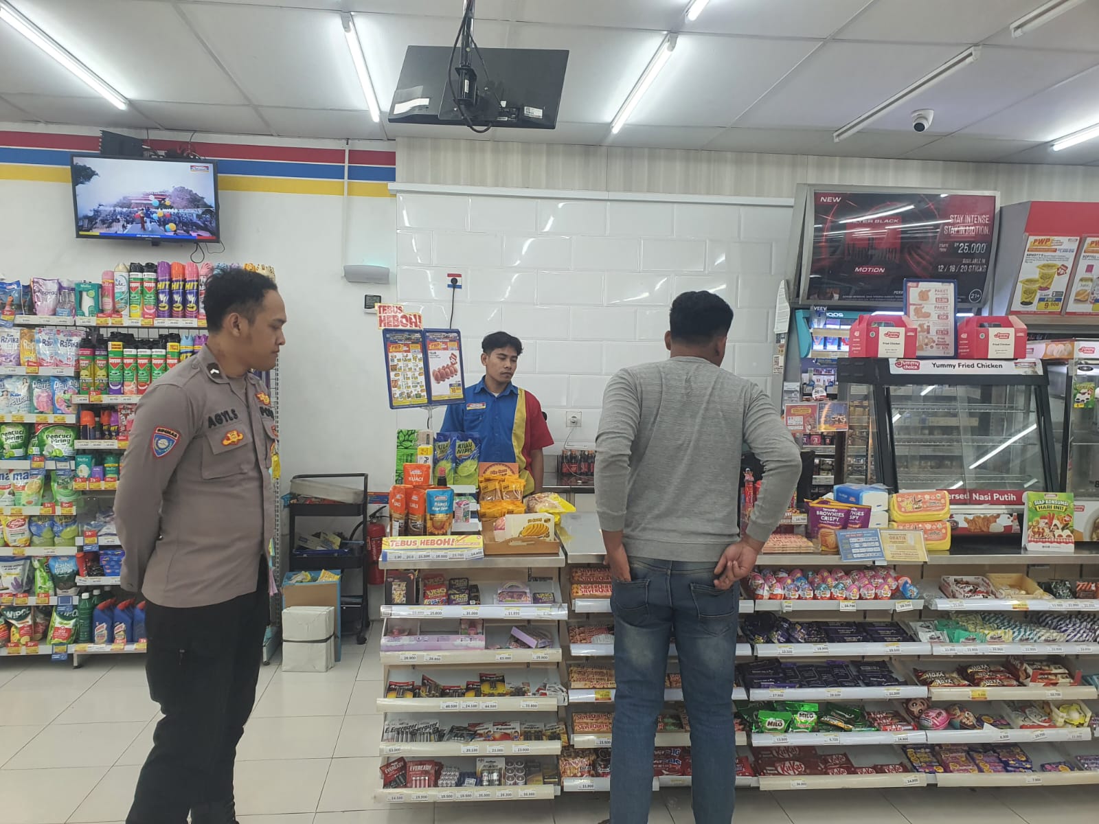 Patroli harkamtibmas malam hari cegah kejahatan dilakukan anggota Polsek Perak