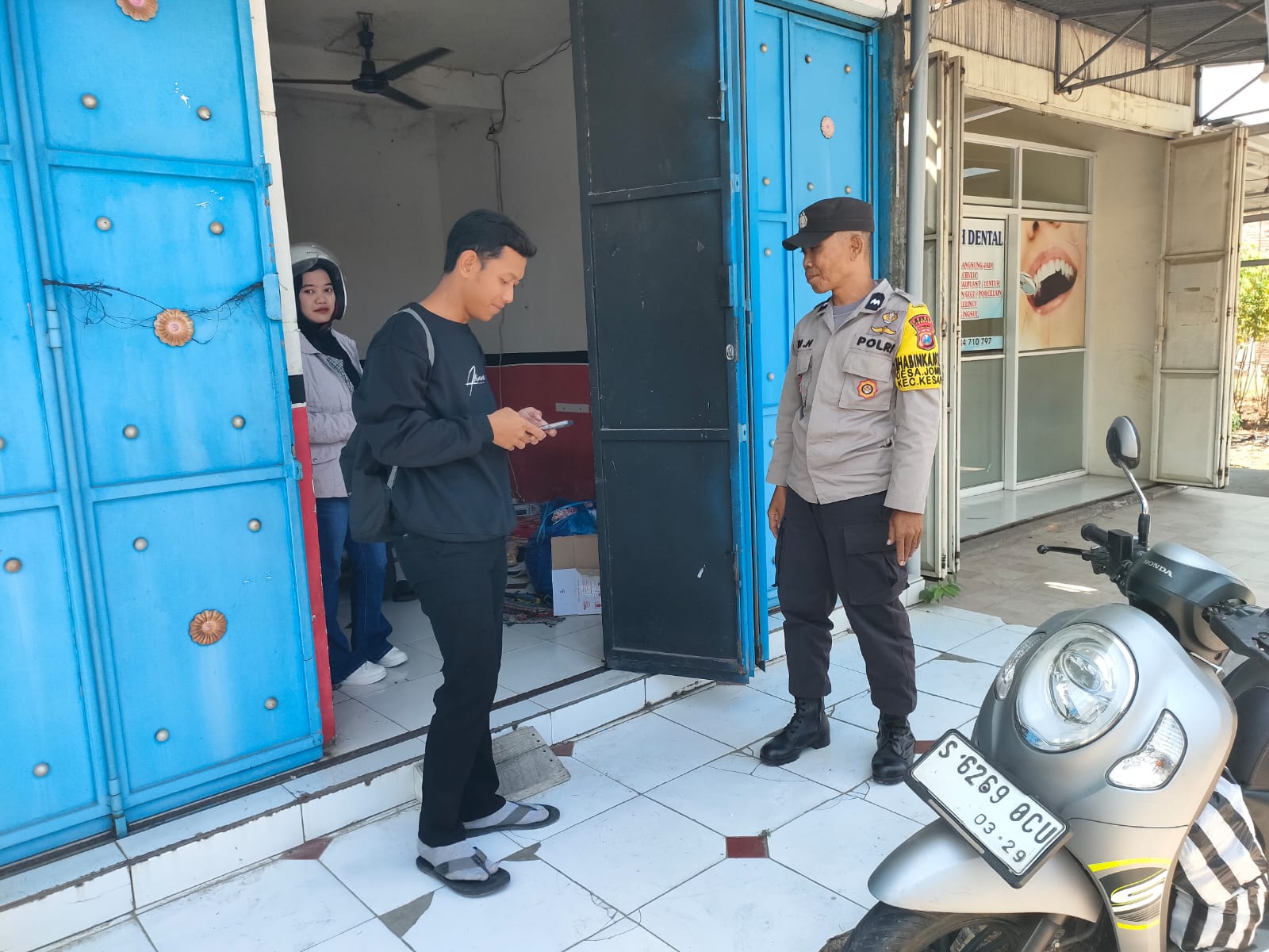 Cegah Potensi Gangguan Kamtibmas di Wilayah Hukumnya, Polsek Kesamben Laksanakan Patroli Dialogis