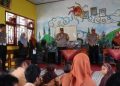 Program Asta Cita, Kapolres Pamekasan Kunjungi SLB PGRI Berbagi Makan Siang Gratis