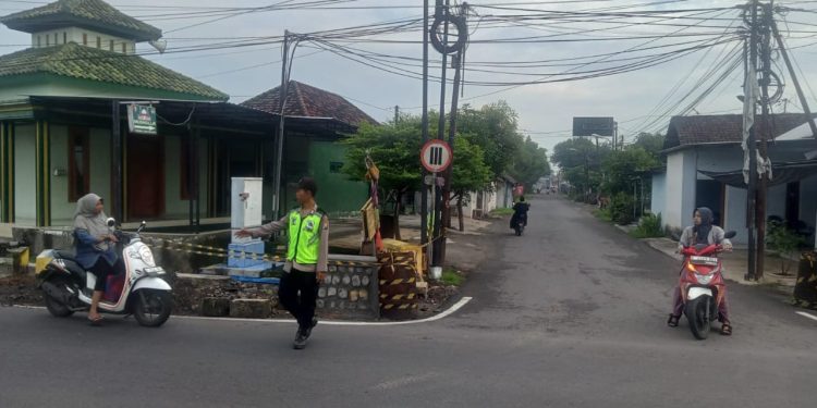 Giat Kring Pagi Polsek Kudu Pastikan Lalu Lintas Lancar