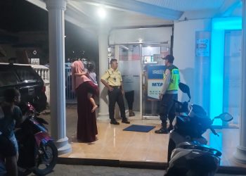 Polsek Kudu Beri Himbauan Terhadap Warga Yang Sedang Bertransakti di Bank Untuk Tetap Waspada Akan Kriminalitas