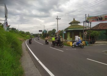 Polsek Kudu Mengadakan Giat Pengaturan Lalu Lintas Pada Pagi Hari